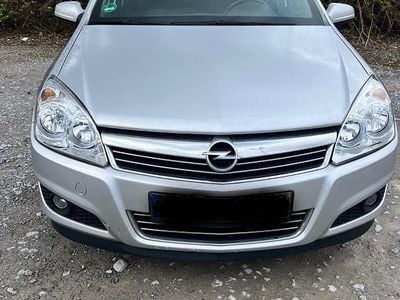 Gebraucht Opel Astra 116 PS (85 kW) 2009 Silber Limousine