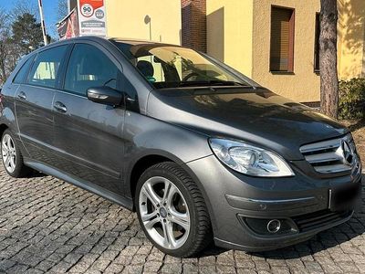Gebraucht Mercedes B200 140 PS (102 kW) 2008 Grau Van / Kleinbus