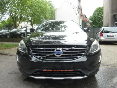 Gebraucht Volvo XC60 Momentum 190 PS (139 kW) 2016 Schwarz SUV