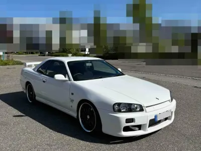 Second-hand Nissan Skyline 280 CP (205 kW) 1998 Alb Berlinǎ