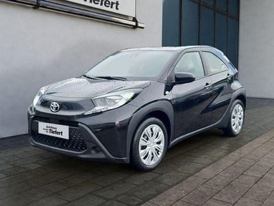 Neu Toyota Aygo X X-play 72 PS (52 kW) 2025 Schwarz SUV