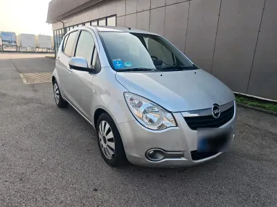 Gebraucht Opel Agila 86 PS (63 kW) 2009 Silber Kleinwagen