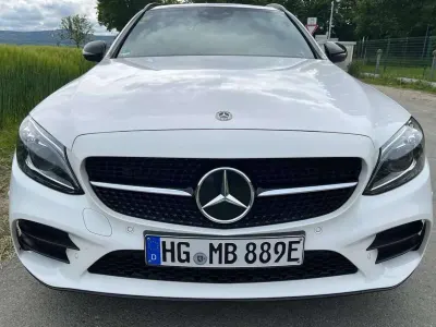 Używany Mercedes C300e AMG line 211 KM (155 kW) 2021 Biały Kombi