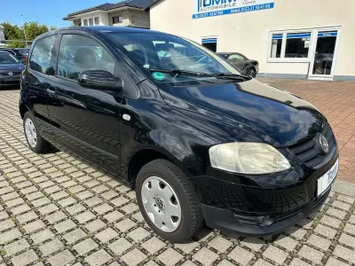 Gebraucht VW Fox Basis 75 PS (55 kW) 2007 Schwarz Kleinwagen