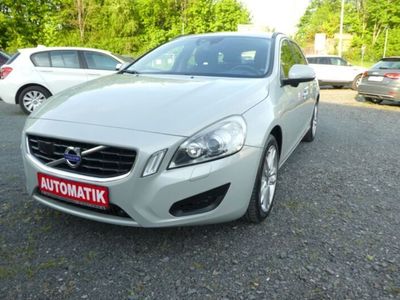 gebraucht Volvo V60 2.0T Momentum*Scheckheftgepflegt*