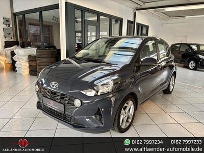 Gebraucht Hyundai i10 Trend 67 PS (49 kW) 2022 Aurora grey / met Kleinwagen