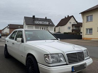 Second-hand Mercedes E320 Sportline 220 CP (161 kW) 1995 Alb Berlinǎ