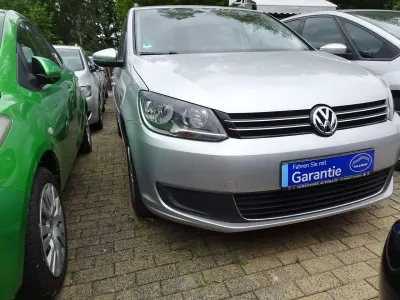 Gebraucht VW Touran Trendline 140 PS (102 kW) 2014 Metalic Van / Kleinbus