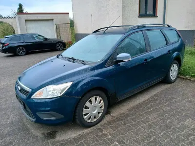 Używany Ford Focus 101 KM (74 kW) 2009 Niebieski Kombi