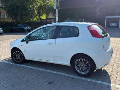 Gebraucht Fiat Punto 77 PS (56 kW) 2009 Weiß Kleinwagen