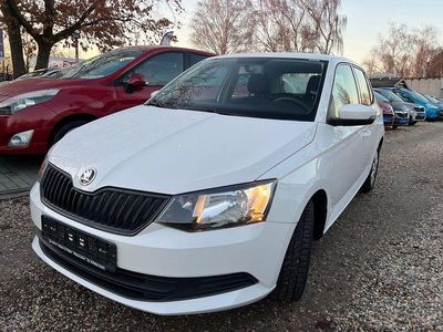 Weiß Gebraucht 2016 Skoda Fabia Active Limousine | 7.800 € (Fairer Preis)
