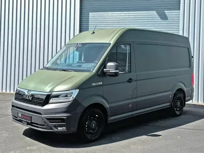 Neu MAN TGE 205 PS (150 kW) 2026 Olivgrün r6003 Van