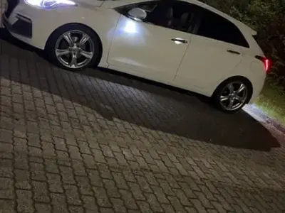 Brugt Hyundai i30 Turbo 186 HK (136 kW) 2015 Hvid Sedan