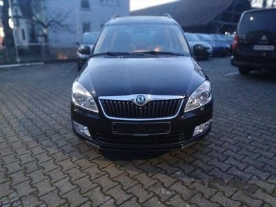 Schwarz Gebraucht 2011 Skoda Roomster Plus Edition Van / Kleinbus | 2.700 € (Fairer Preis)
