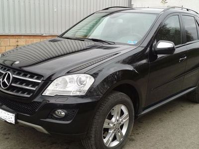 Gebraucht Mercedes ML350 305 PS (224 kW) 2009 Schwarz metallic SUV