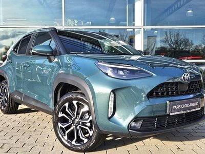 Neu Toyota Yaris Cross 131 PS (96 kW) 2026 Everest green metallic SUV