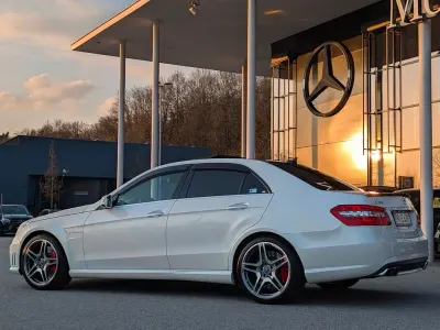 Gebraucht Mercedes E63 AMG AMG 557 PS (409 kW) 2012 Weiß Limousine
