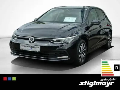 Gebraucht VW Golf VIII Active 116 PS (85 kW) 2022 Deep black perleffekt Limousine