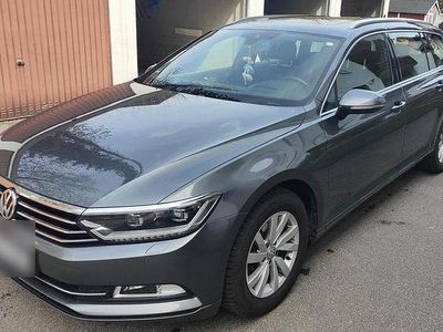 Gebraucht VW Passat Comfortline 150 PS (110 kW) 2015 Grau Kombi