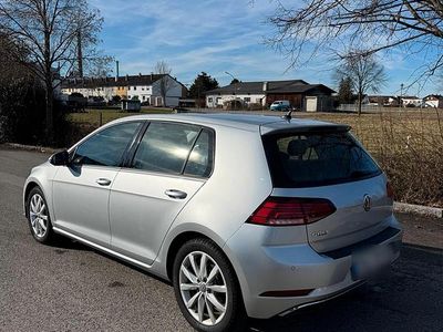 Gebraucht VW Golf VII Comfortline 116 PS (85 kW) 2019 Silber Kleinwagen