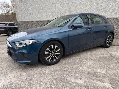 Gebraucht Mercedes A180 116 PS (85 kW) 2022 Blau Limousine