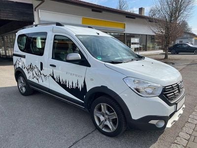 Gebraucht Dacia Dokker Stepway 102 PS (75 kW) 2018 Weiß Van / Kleinbus