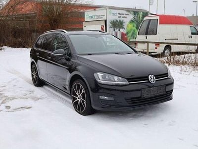 Schwarz Gebraucht 2015 VW Golf VII Comfortline Kombi | 11.300 € (Etwas zu teuer)
