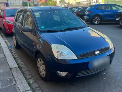 Gebraucht Ford Fiesta 80 PS (58 kW) 2005 Blau Kleinwagen