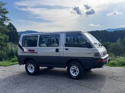 Gebraucht Mitsubishi L300 84 PS (61 kW) 1995 Silber Van / Kleinbus
