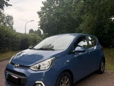 Gebraucht Hyundai i10 Intro Edition 67 PS (49 kW) 2014 Blau Kleinwagen