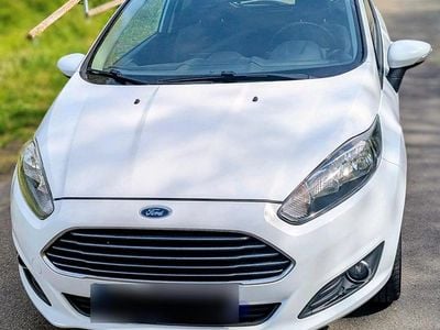 Second-hand Ford Fiesta 82 CP (60 kW) 2014 Alb Hatchback