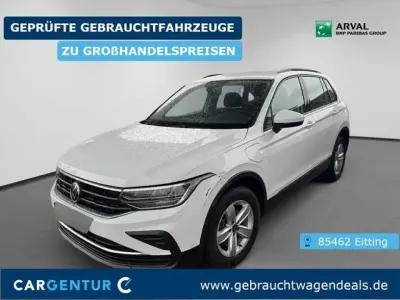 Używany VW Tiguan Life 150 KM (110 kW) 2022 Biały SUV