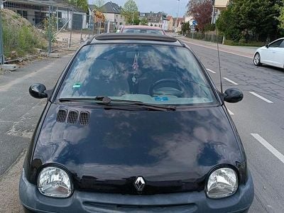 Begagnad Renault Twingo 75 HK (55 kW) 2000 Svart Halvkombi