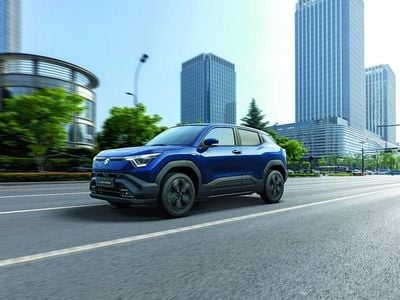 Weiß Neu 2026 Suzuki Vitara Club SUV | 29.990 € (Fairer Preis)