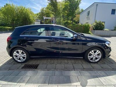 Second-hand Mercedes A160 Style 102 CP (75 kW) 2016 Negru Berlinǎ