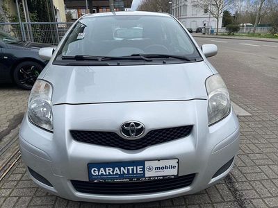 Gebraucht Toyota Yaris Cool 69 PS (50 kW) 2011 Silber Kleinwagen
