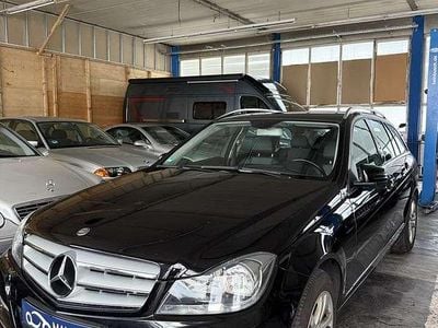 Obsidianschwarz metalliclack Gebraucht 2012 Mercedes C180 Avantgarde Kombi | 9.490 €