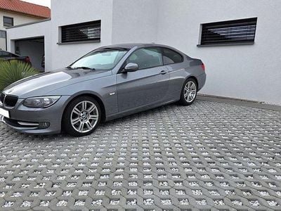 Gebraucht BMW 318 Sport Line 143 PS (105 kW) 2013 Silber Coupé