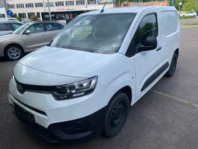 Gebraucht Toyota Proace City City 102 PS (75 kW) 2022 Weiß Van / Kleinbus