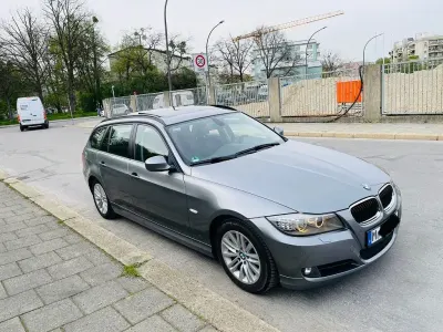 Gebraucht BMW 318 Sport Line 143 PS (105 kW) 2012 Grau Kombi