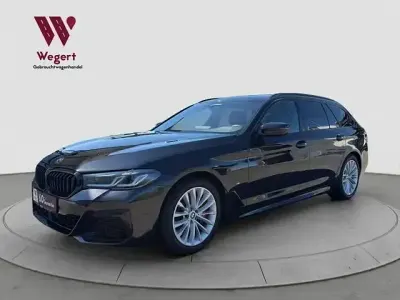 Gebraucht BMW 520 M Sport 190 PS (139 kW) 2023 Schwarz Limousine