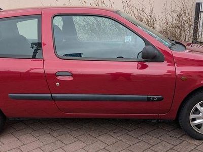 Gebraucht Renault Clio II Authentique 58 PS (42 kW) 2002 Rot Limousine