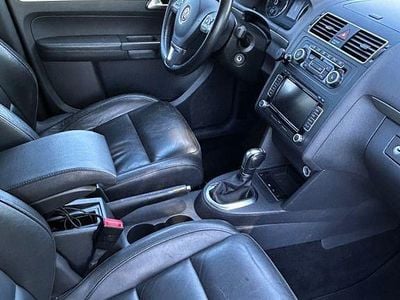 Gebraucht VW Touran Highline 140 PS (102 kW) 2010 Van / Kleinbus