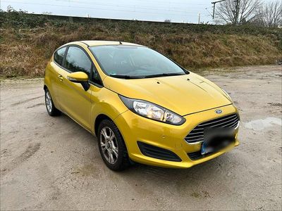 Gelb Gebraucht 2014 Ford Fiesta Kleinwagen | 8.400 €