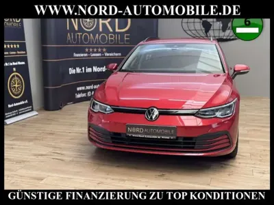 Używany VW Golf VIII Life 116 KM (85 kW) 2021 Czerwony Kombi