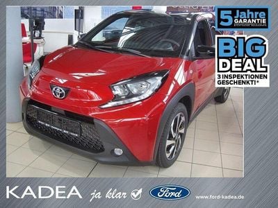 Neu Toyota Aygo 72 PS (52 kW) 2025 Chili red (3u4)/ black mica (2 Kleinwagen