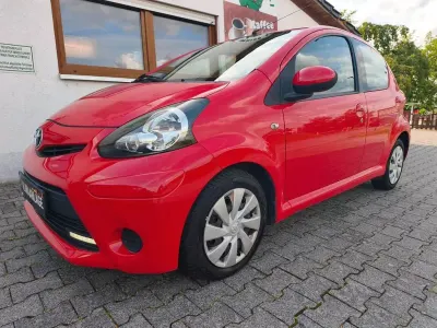 Gebraucht Toyota Aygo Cool 68 PS (50 kW) 2013 Super red v Kleinwagen