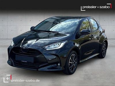 Gebraucht Toyota Yaris Hybrid Basis 116 PS (85 kW) 2022 Mysticschwarz mica Limousine