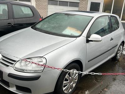 Silber Gebraucht 2004 VW Golf Limousine | 5.200 € (Fairer Preis)