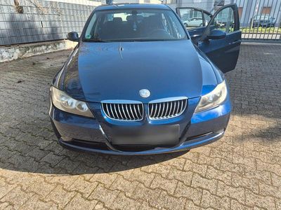 Gebraucht BMW 320 Sport Line 150 PS (110 kW) 2005 Blau Limousine